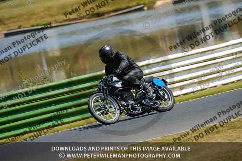 Vintage motorcycle club;eventdigitalimages;mallory park;mallory park trackday photographs;no limits trackdays;peter wileman photography;trackday digital images;trackday photos;vmcc festival 1000 bikes photographs